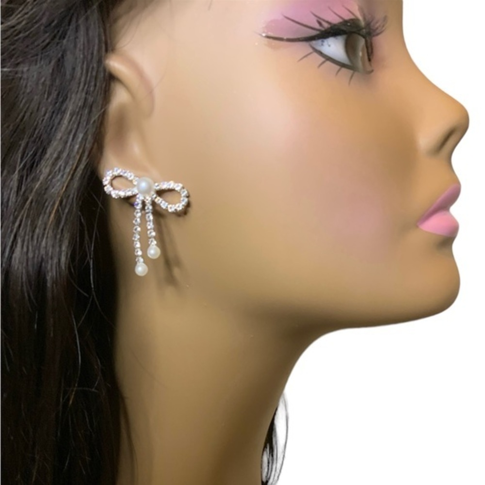 🌺10 items for $40 Pearl Accent  Bow Earrings